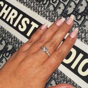Anillo circonita
