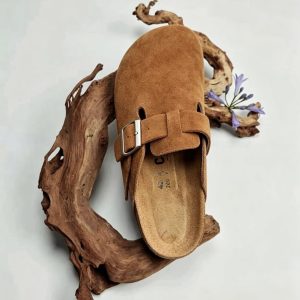 Zuecos de antelina